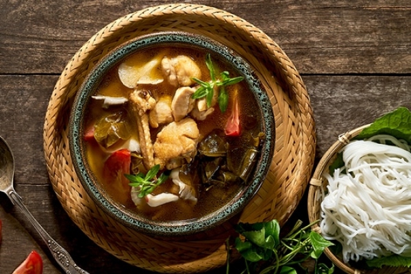 Bí quyết nấu canh gà lá giang chuẩn vị thơm ngon
