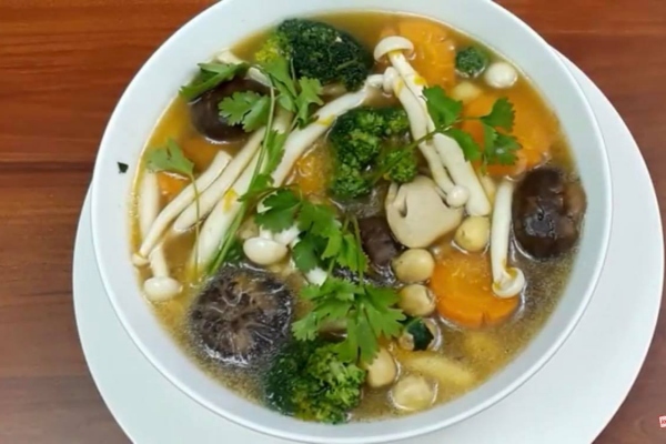 Những món canh trong mâm cỗ thơm ngon hợp lý