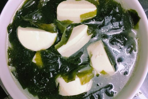 Canh đậu và rong biển món ăn giải nhiệt mùa hè