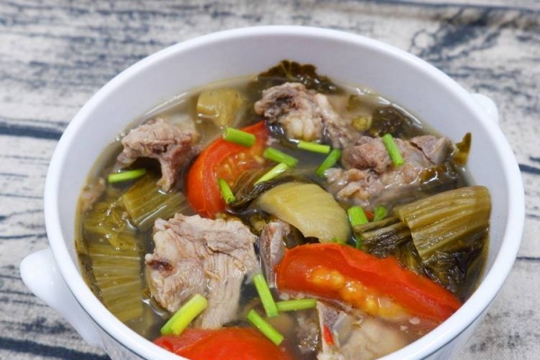 Cách làm món canh sườn nấu dưa chua thơm ngon bổ dưỡng
