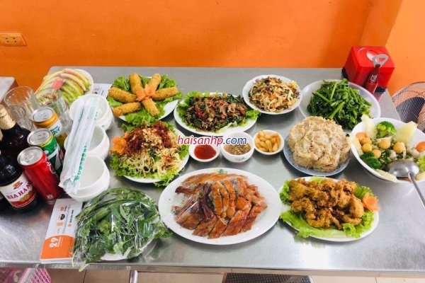 Thực đơn tiệc họp mặt ấn tượng được nhiều người thích