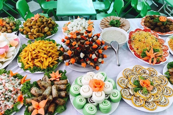 Lưu ý khi lên thực đơn mâm cỗ liên hoan của công ty